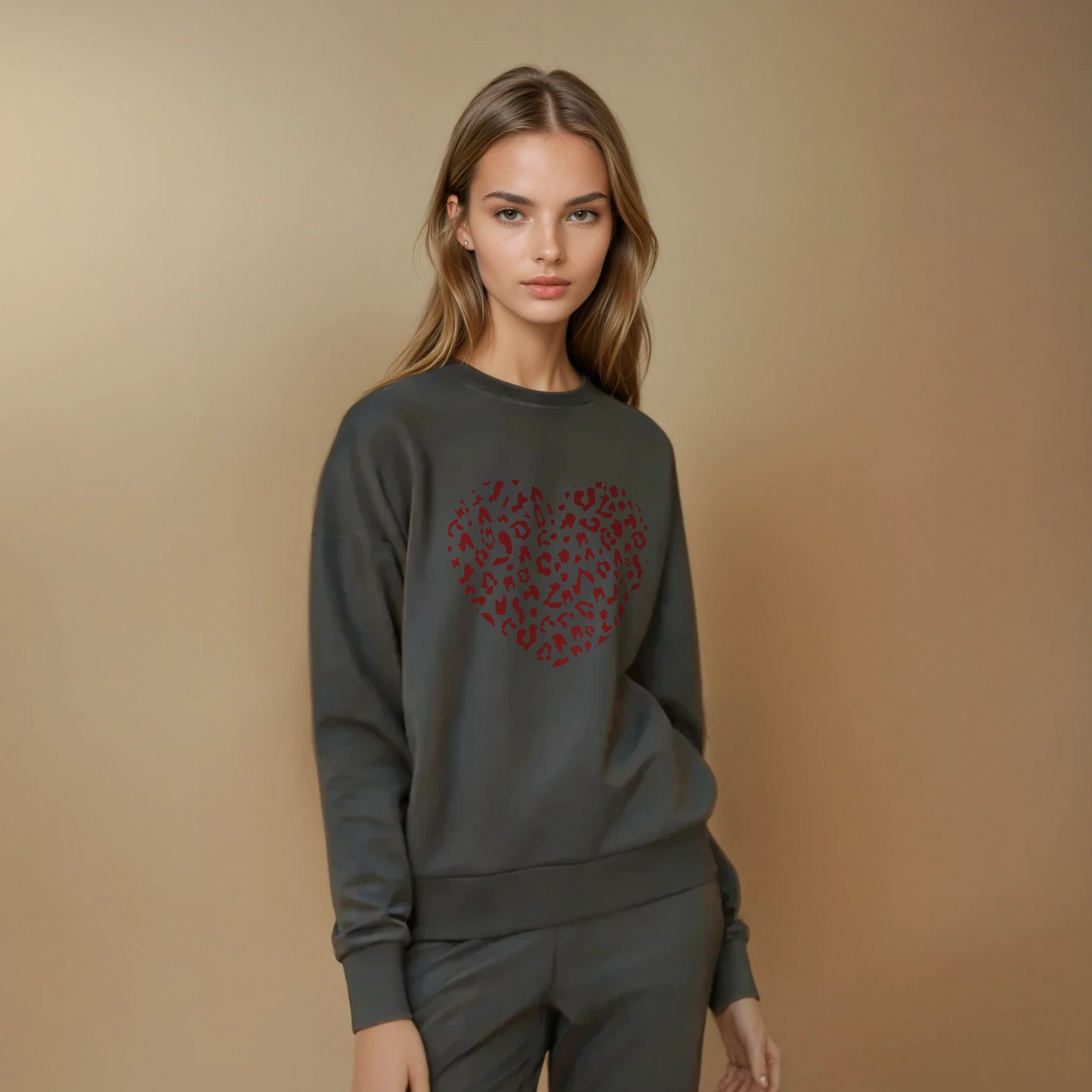 Leopard Heart Sweatshirt · Vintage Black